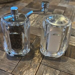 Olde Thompson Citation Acrylic Pepper Mill and Salt Shaker 3 1/4”
